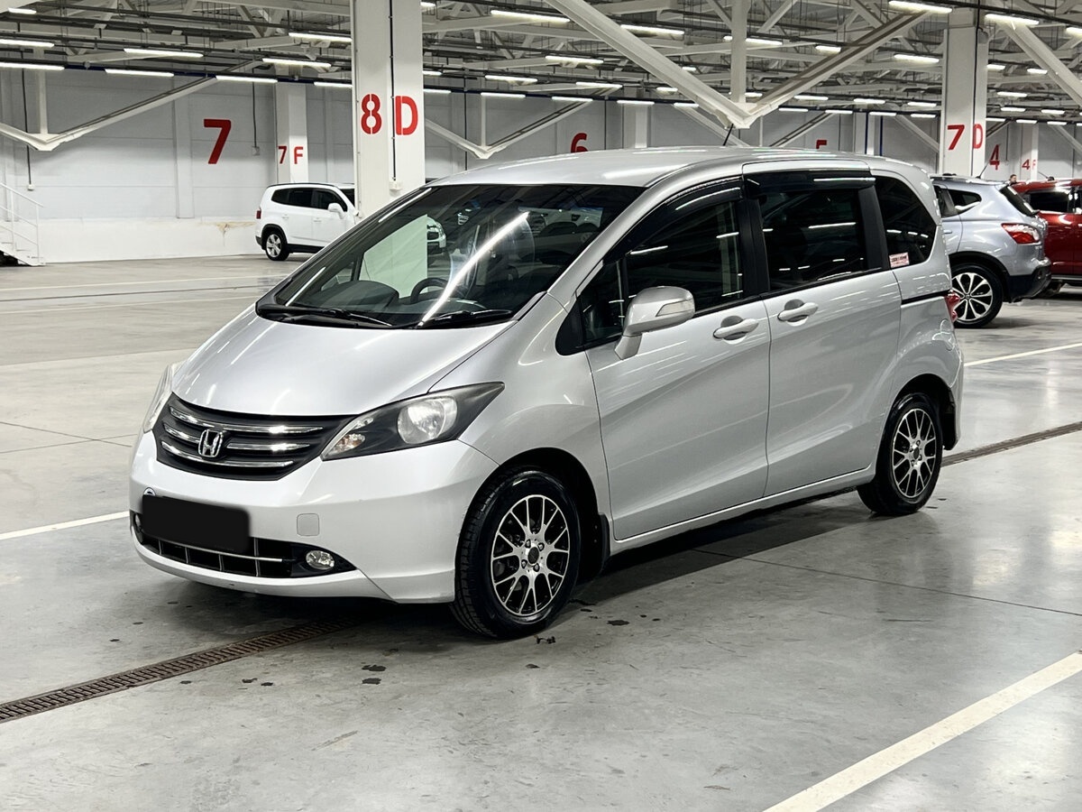 Купить Honda Freed с пробегом. Посмотреть фото