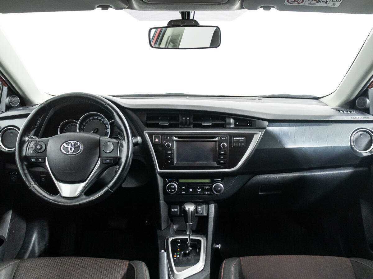 Купить Toyota Auris с пробегом. Фото: #12