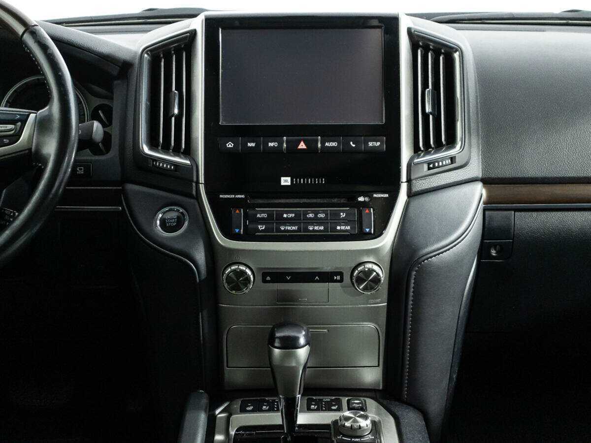 Купить Toyota Land Cruiser с пробегом. Фото: #12