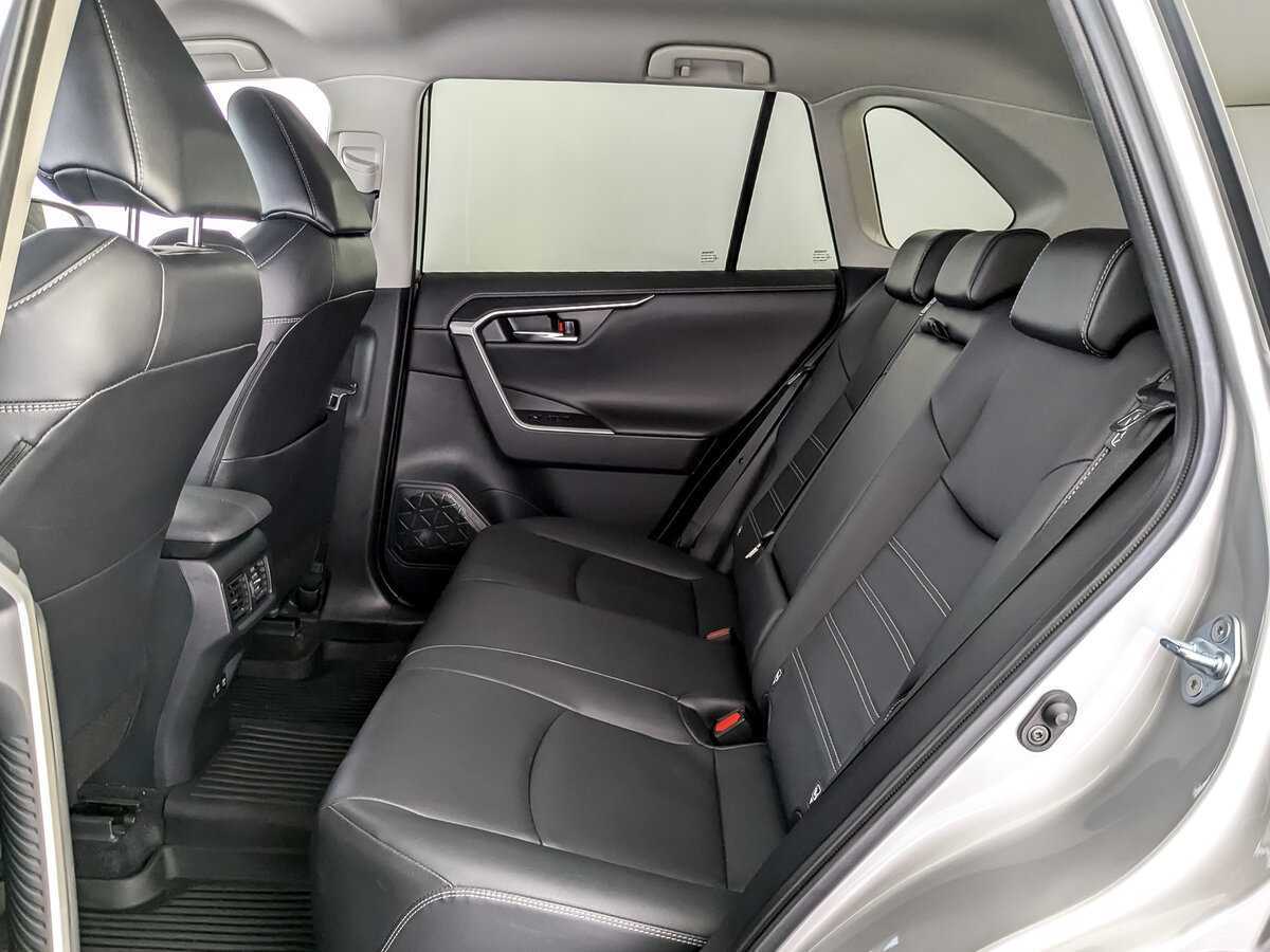 Купить Toyota RAV4 с пробегом. Фото: #9