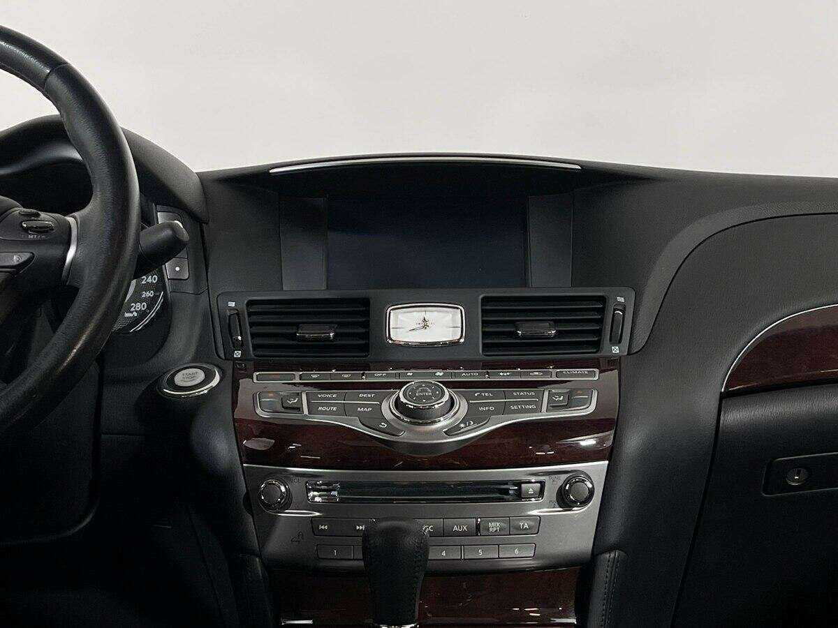 Купить Infiniti Q70 с пробегом. Фото: #11