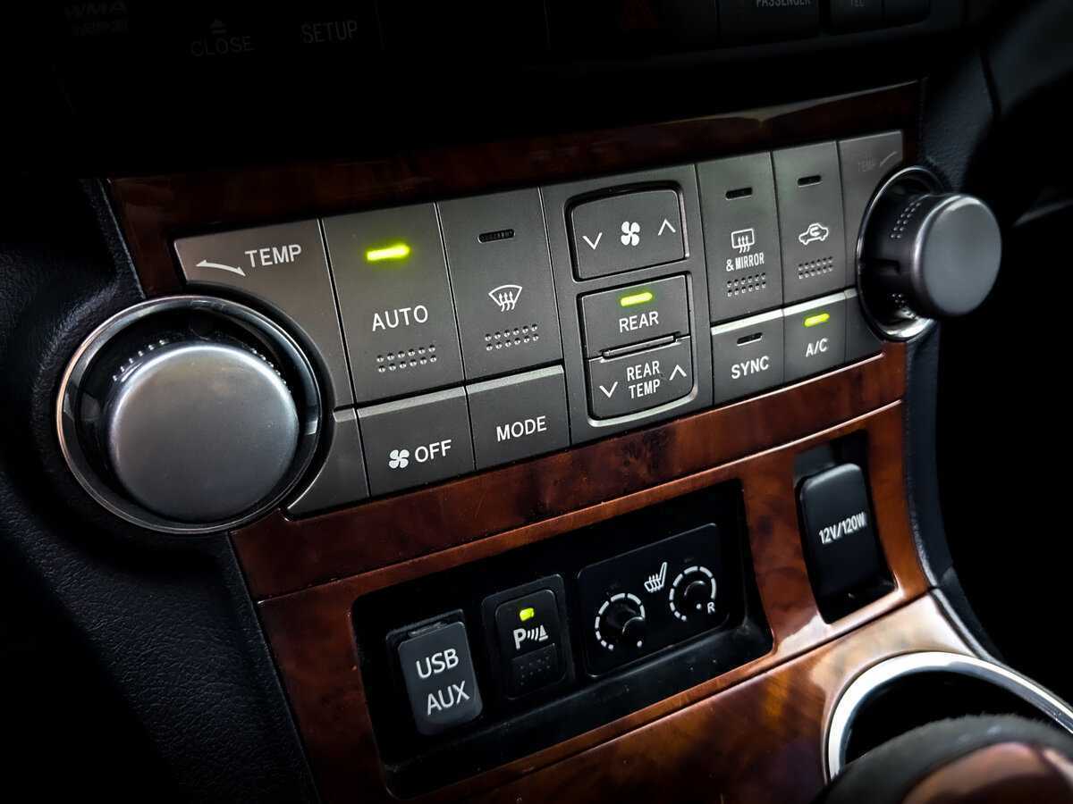 Купить Toyota Highlander с пробегом. Фото: #24