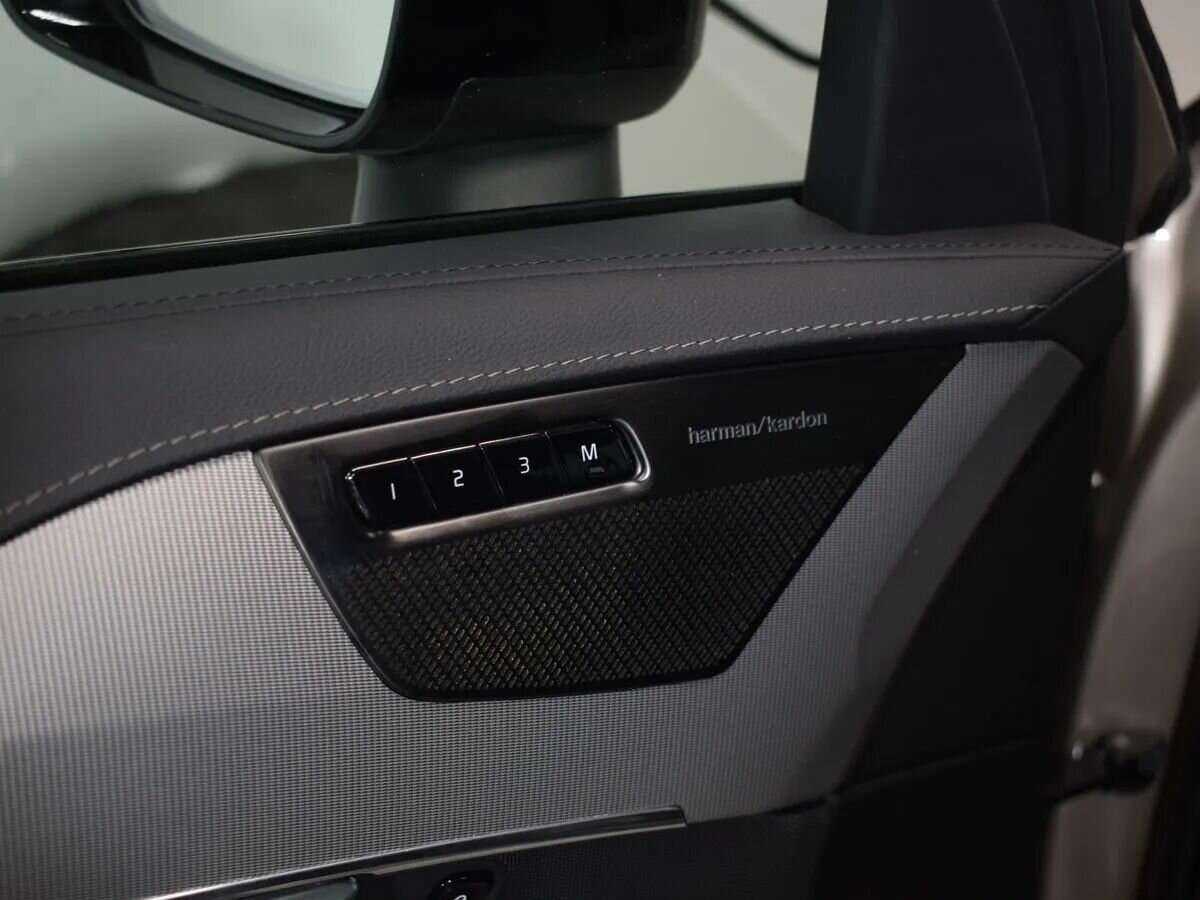 Купить Volvo XC90 с пробегом. Фото: #18