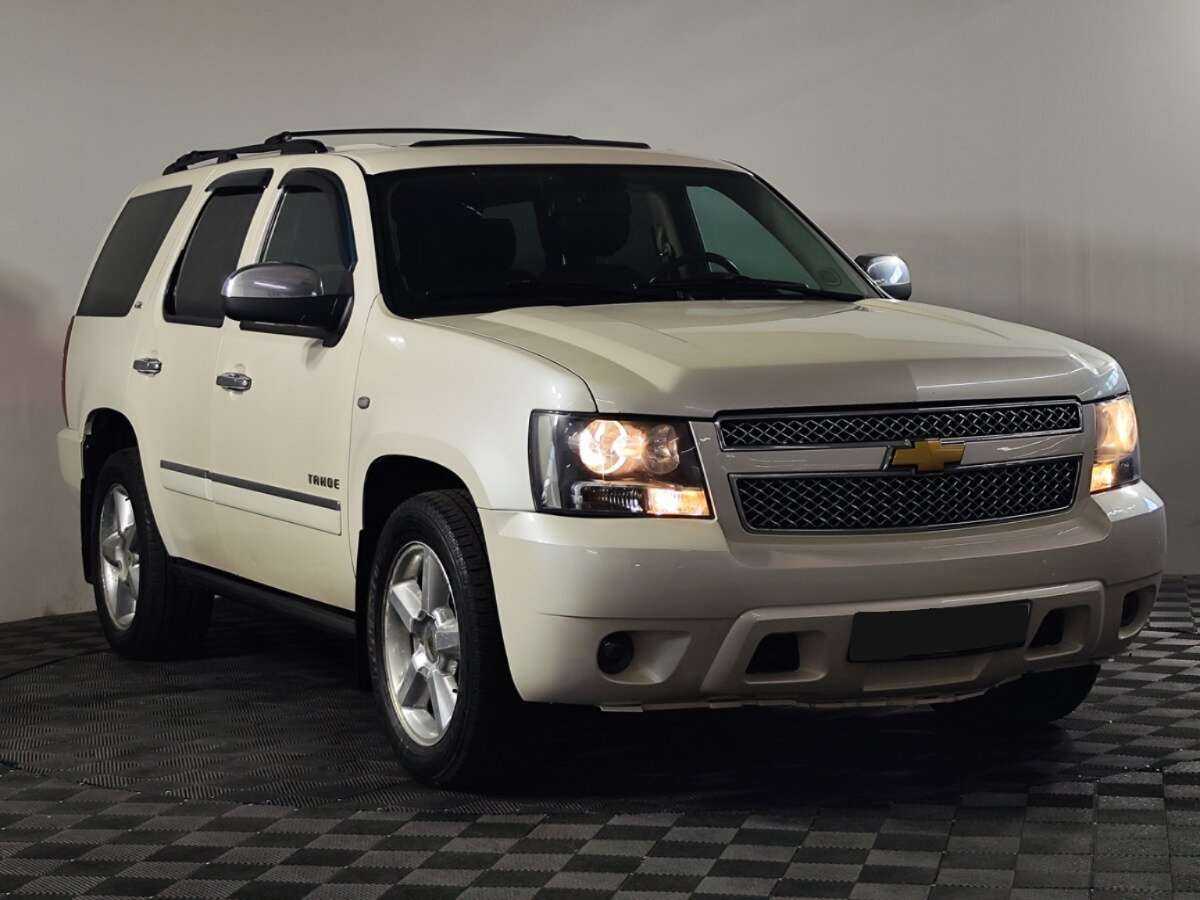 Купить Chevrolet Tahoe с пробегом. Фото: #2