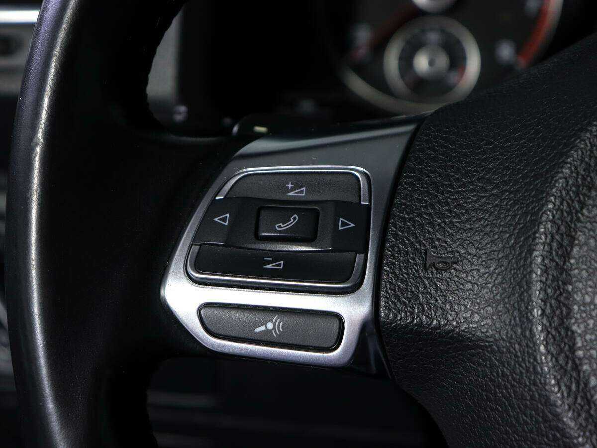 Купить Volkswagen Scirocco с пробегом. Фото: #16
