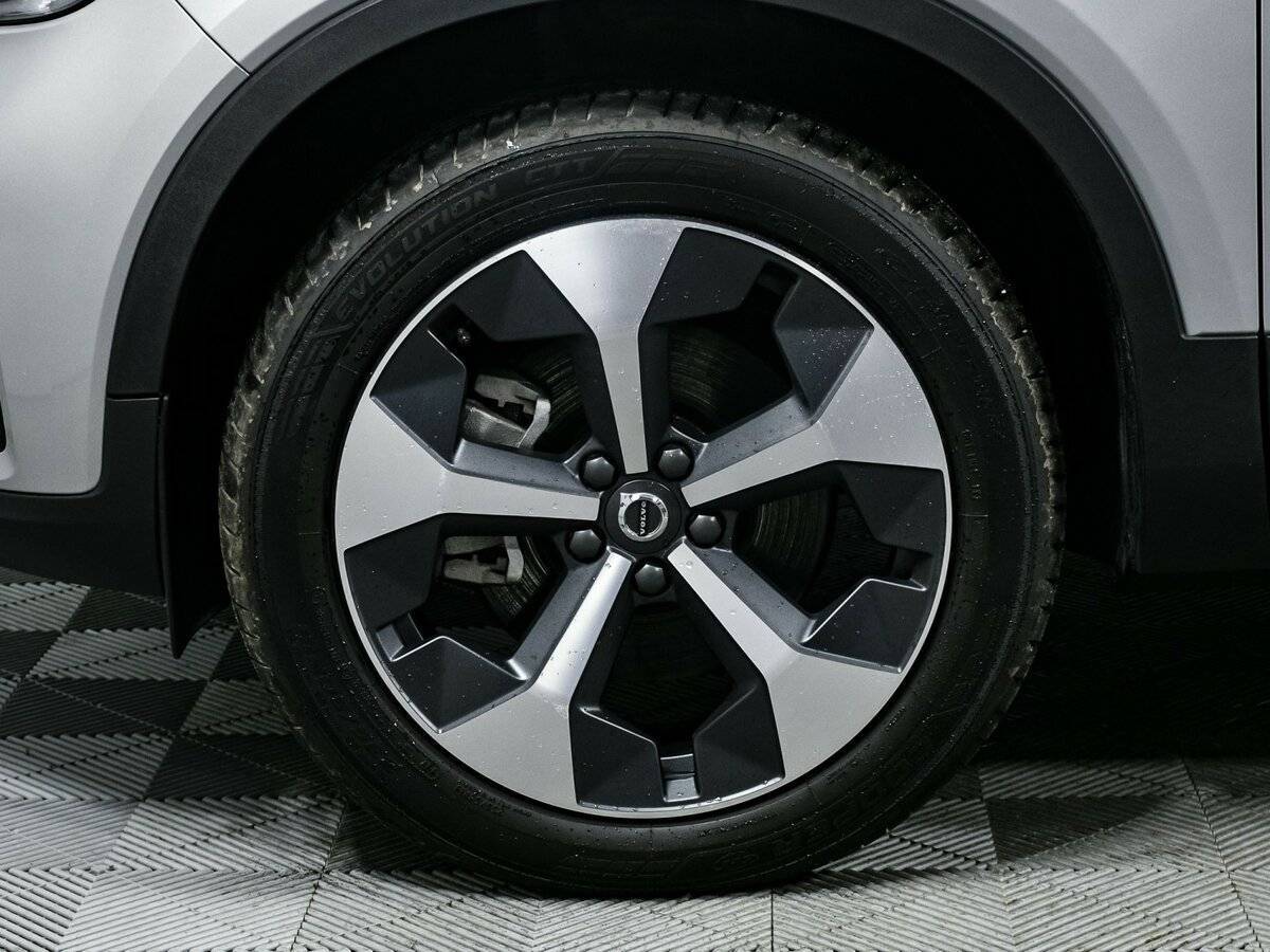 Купить Volvo XC40 с пробегом. Фото: #13