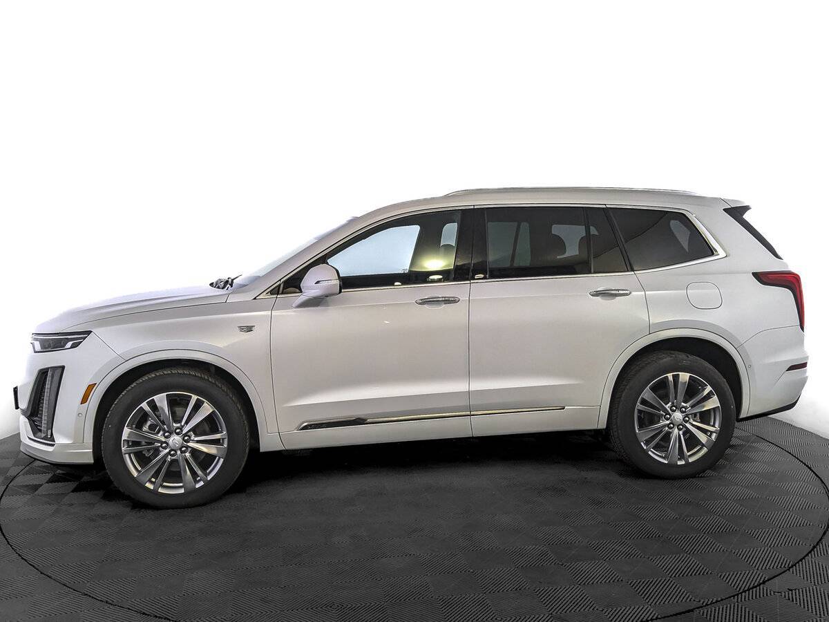 Купить Cadillac XT6 с пробегом. Фото: #2
