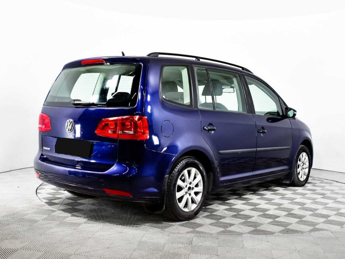 Купить Volkswagen Touran с пробегом. Фото: #4