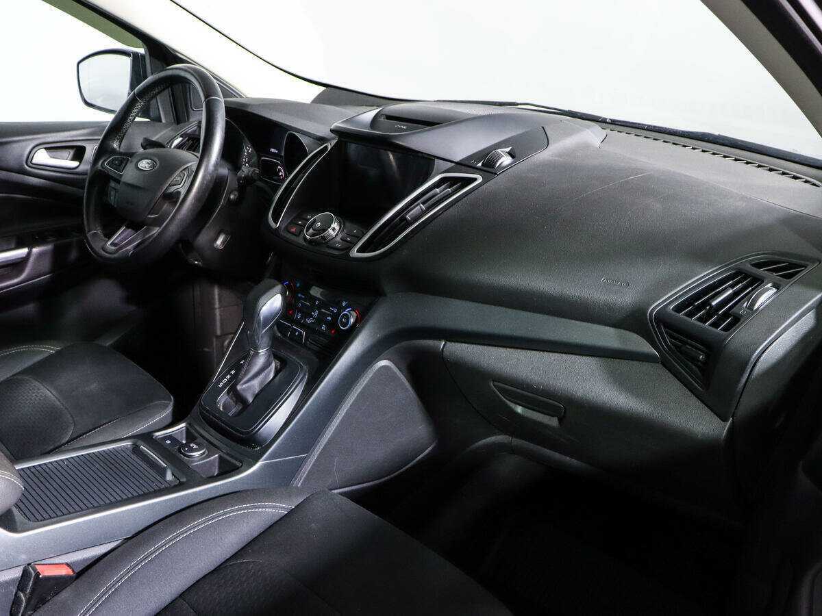 Купить Ford Kuga с пробегом. Фото: #6
