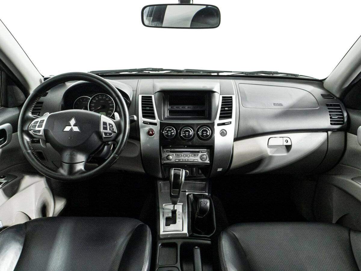 Купить Mitsubishi Pajero Sport с пробегом. Фото: #12