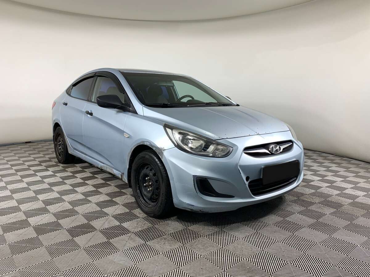 Купить Hyundai Solaris с пробегом. Фото: #2