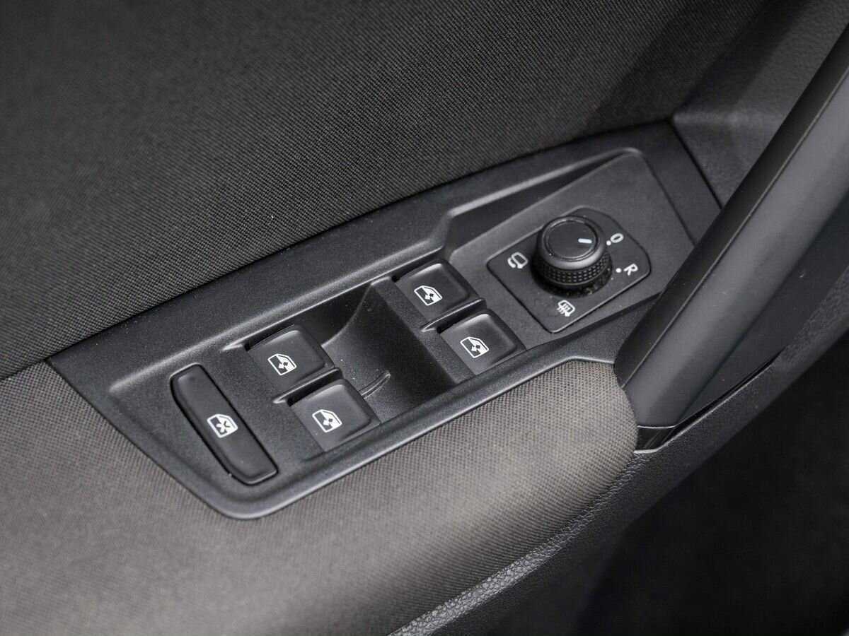 Купить Volkswagen Tiguan с пробегом. Фото: #17