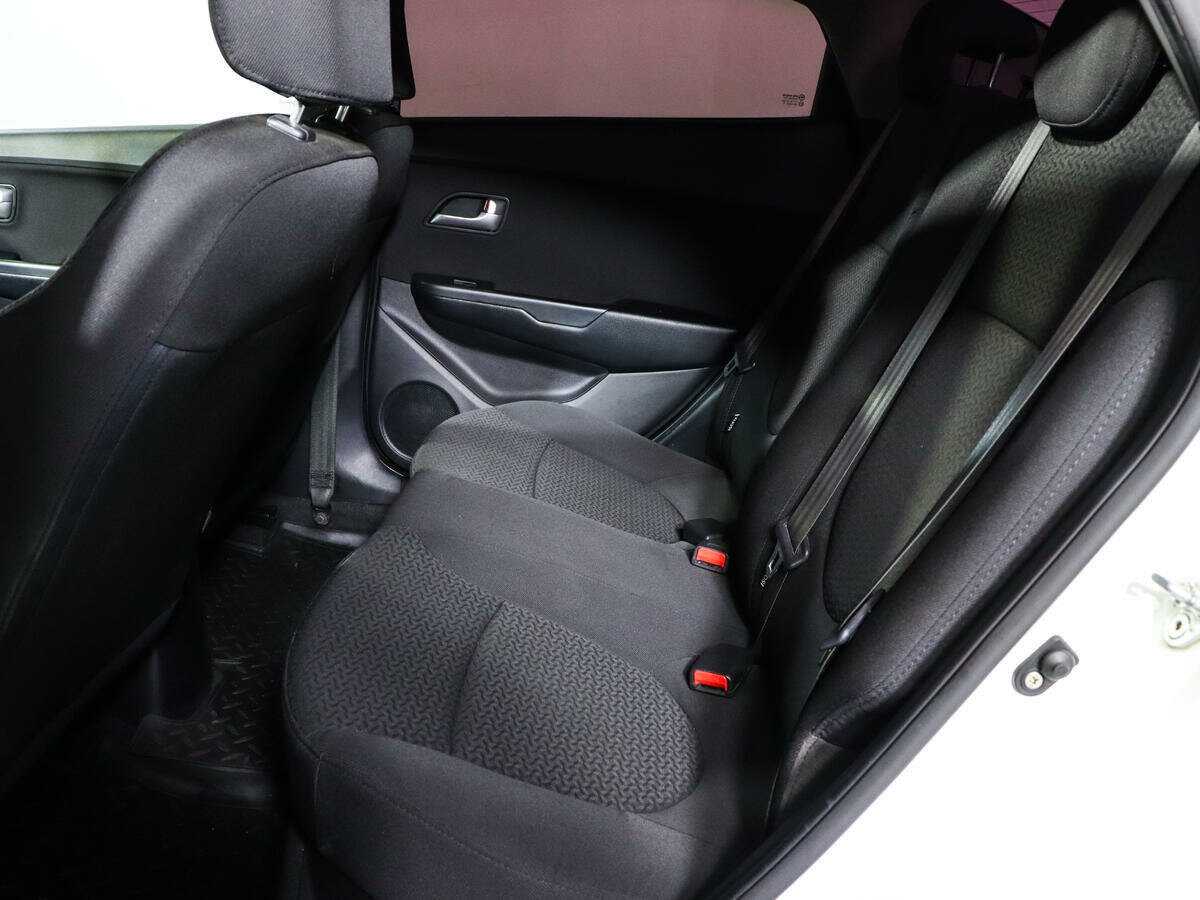 Купить Kia Rio с пробегом. Фото: #9
