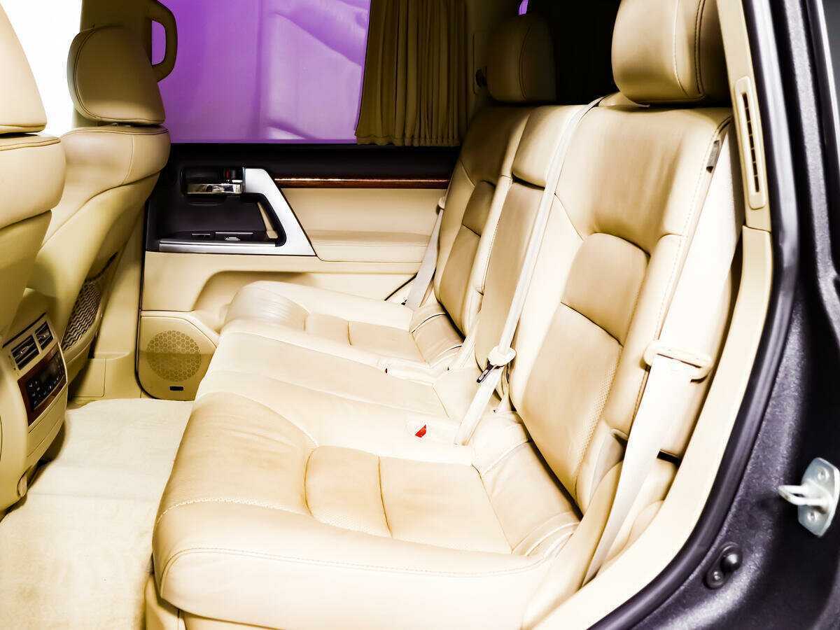 Купить Toyota Land Cruiser с пробегом. Фото: #11