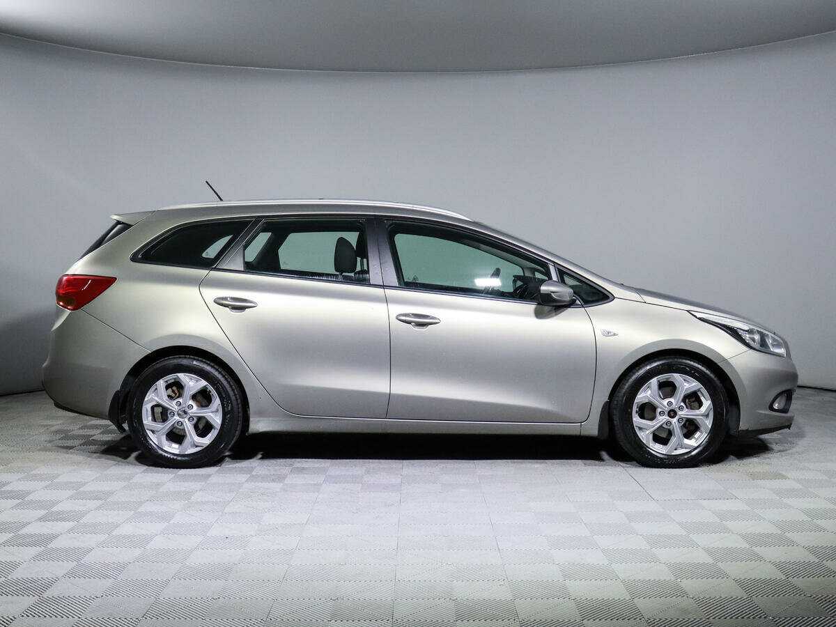 Купить Kia Ceed с пробегом. Фото: #3