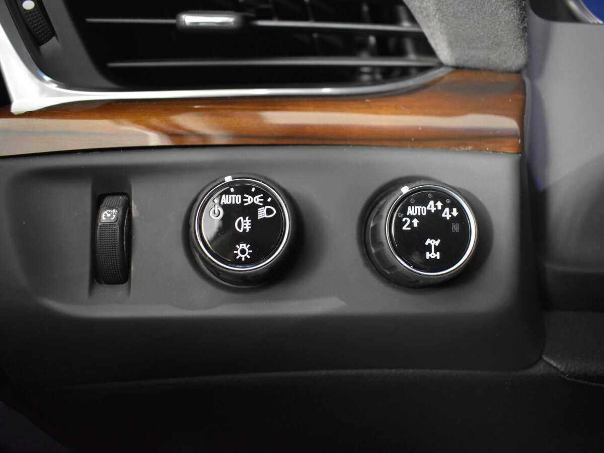 Купить Cadillac Escalade с пробегом. Фото: #18