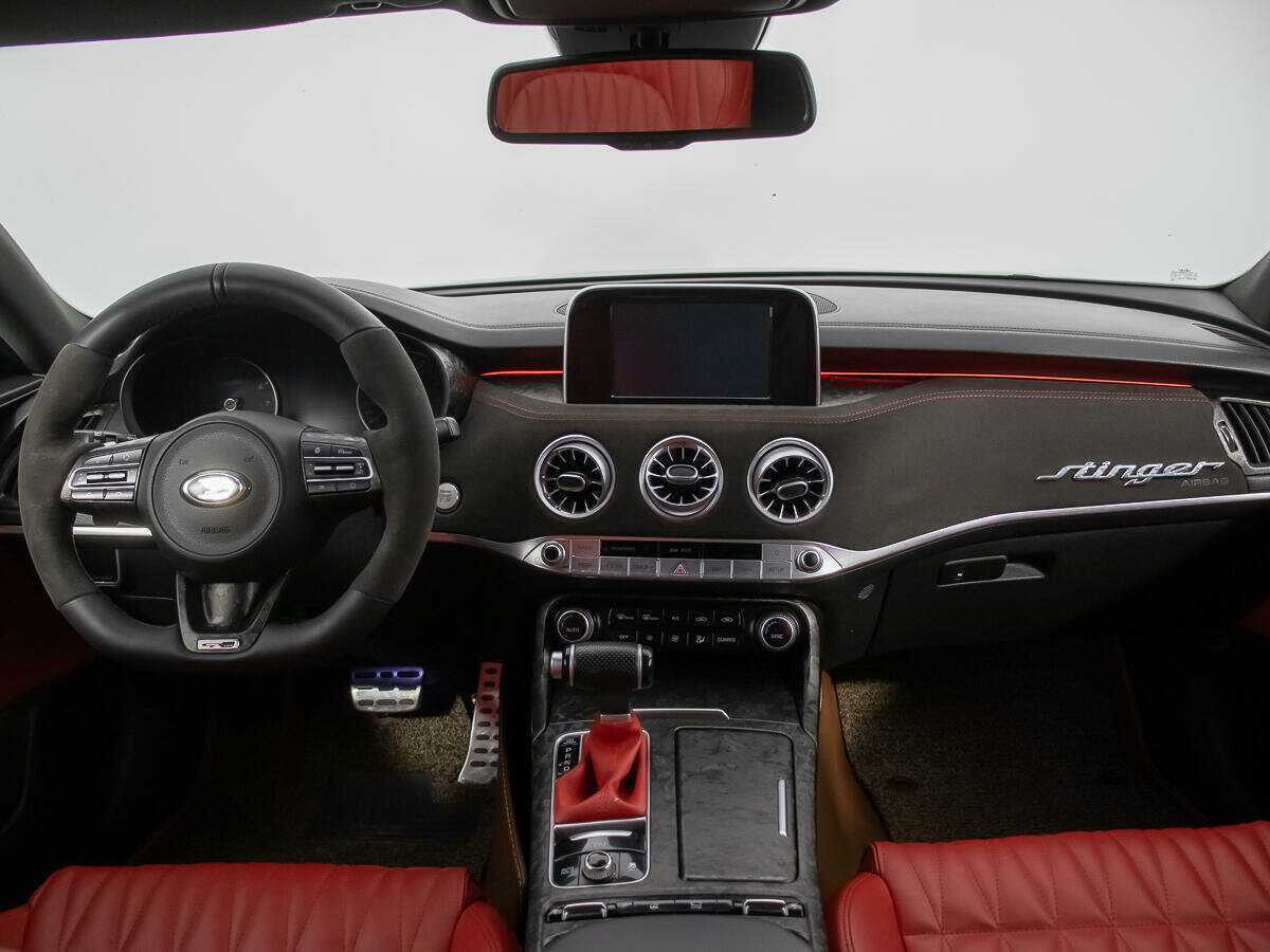 Купить Kia Stinger с пробегом. Фото: #12