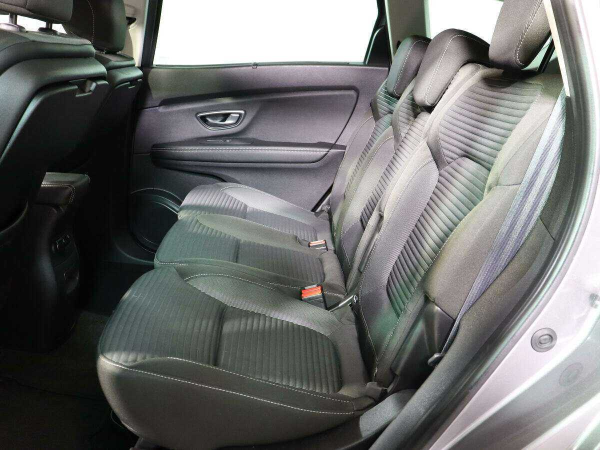 Купить Renault Scenic с пробегом. Фото: #7