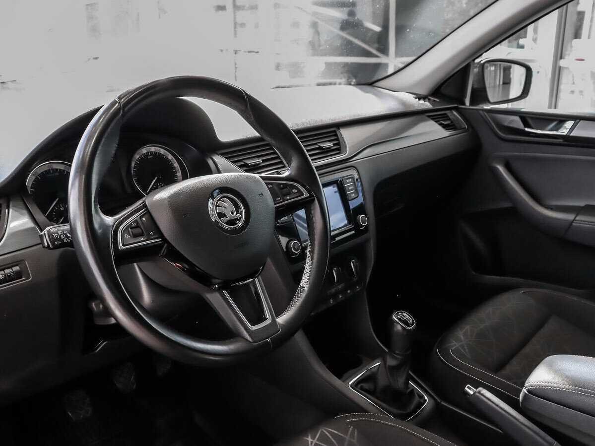 Купить Skoda Rapid с пробегом. Фото: #7