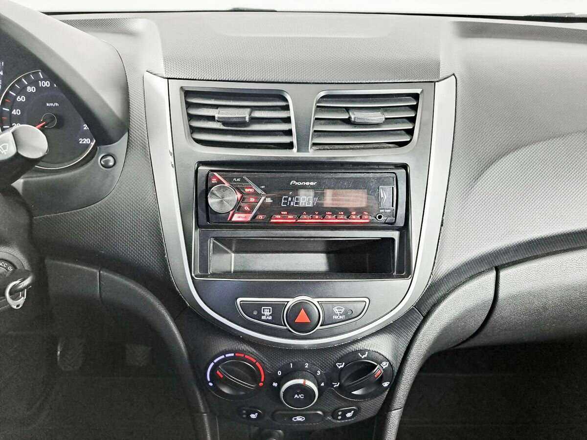 Купить Hyundai Solaris с пробегом. Фото: #12