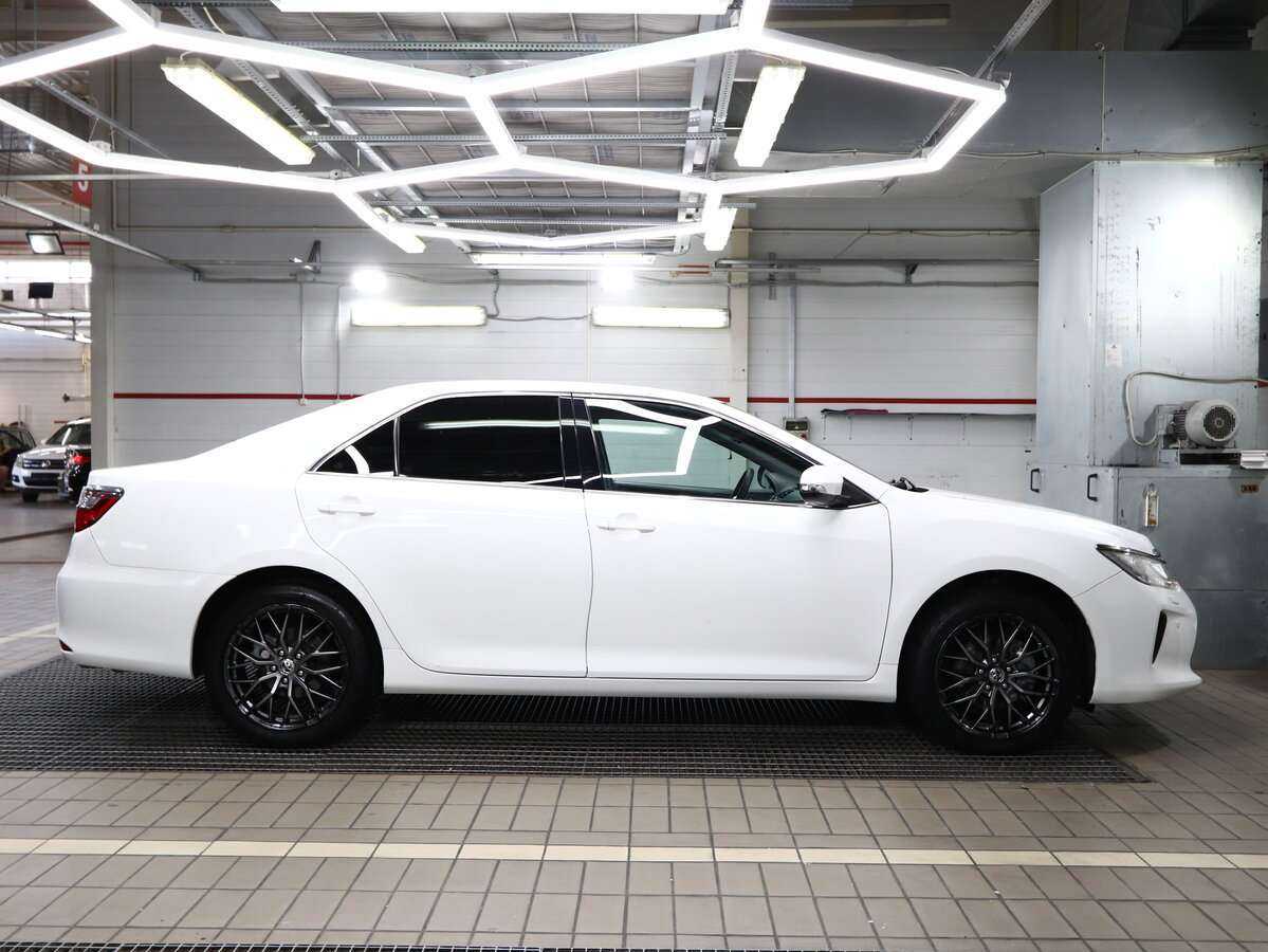 Купить Toyota Camry с пробегом. Фото: #11