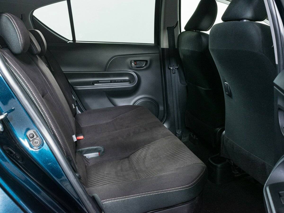 Купить Toyota Aqua с пробегом. Фото: #7