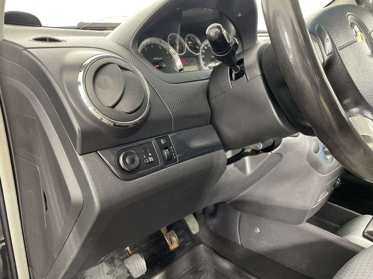 Купить Chevrolet Aveo с пробегом. Фото: #7