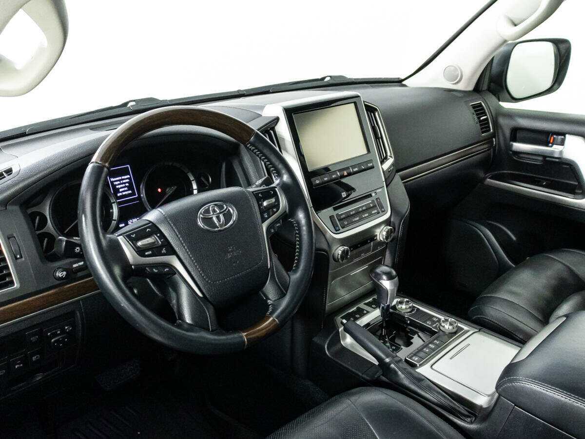 Купить Toyota Land Cruiser с пробегом. Фото: #10