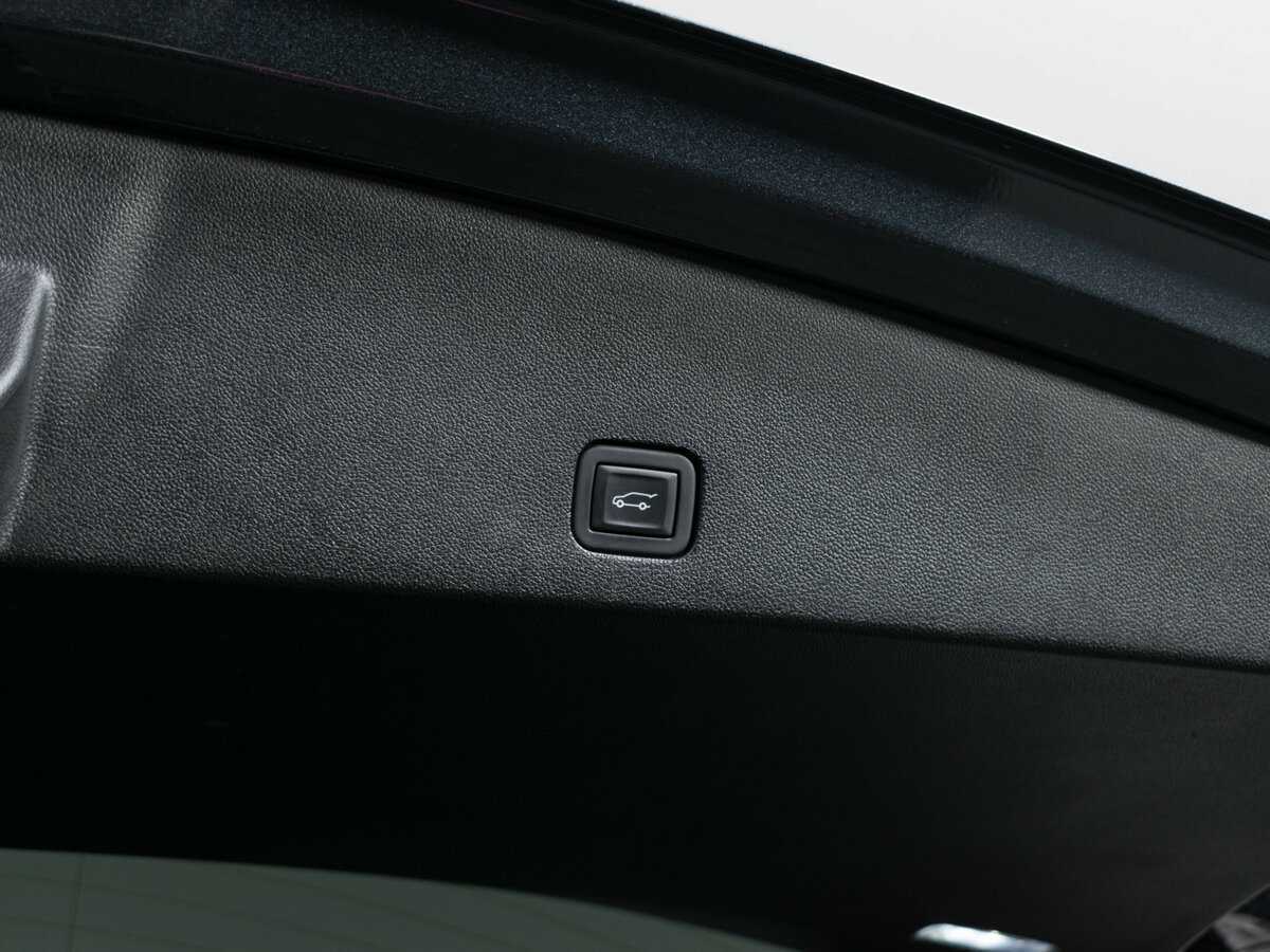 Купить Cadillac XT6 с пробегом. Фото: #10