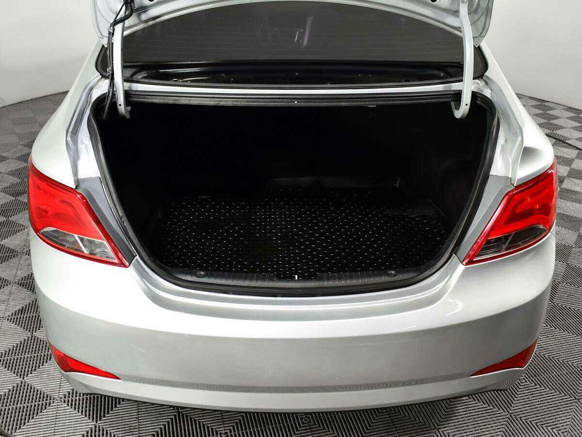 Купить Hyundai Solaris с пробегом. Фото: #12
