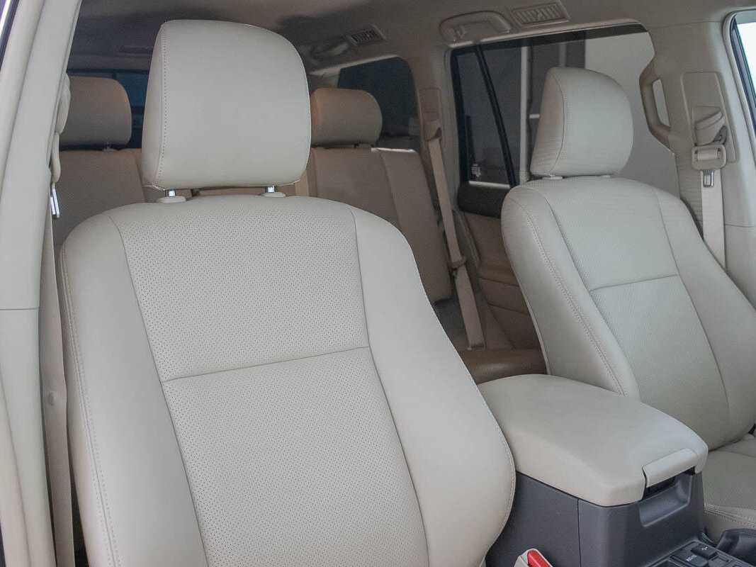 Купить Toyota Land Cruiser Prado с пробегом. Фото: #11