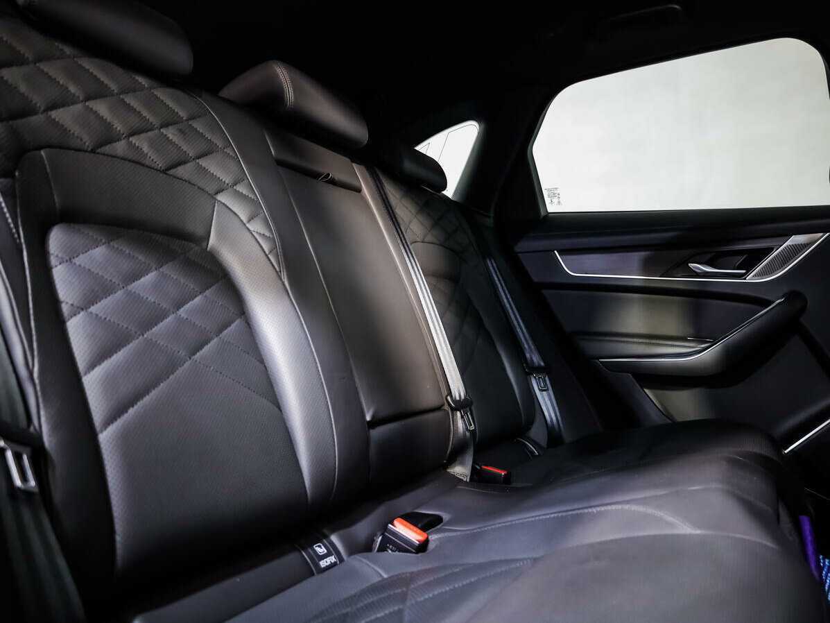 Купить Jaguar F-Pace с пробегом. Фото: #11