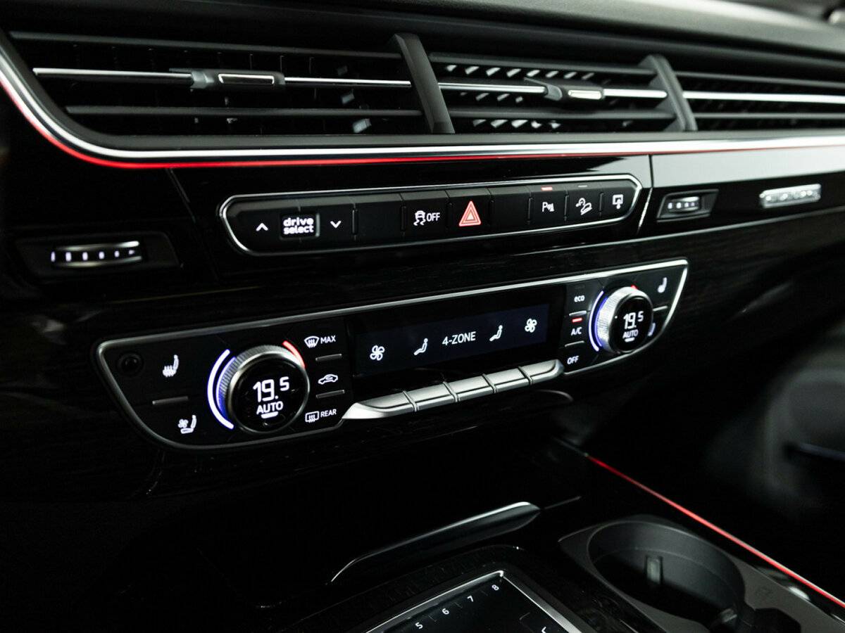 Купить Audi Q7 с пробегом. Фото: #16