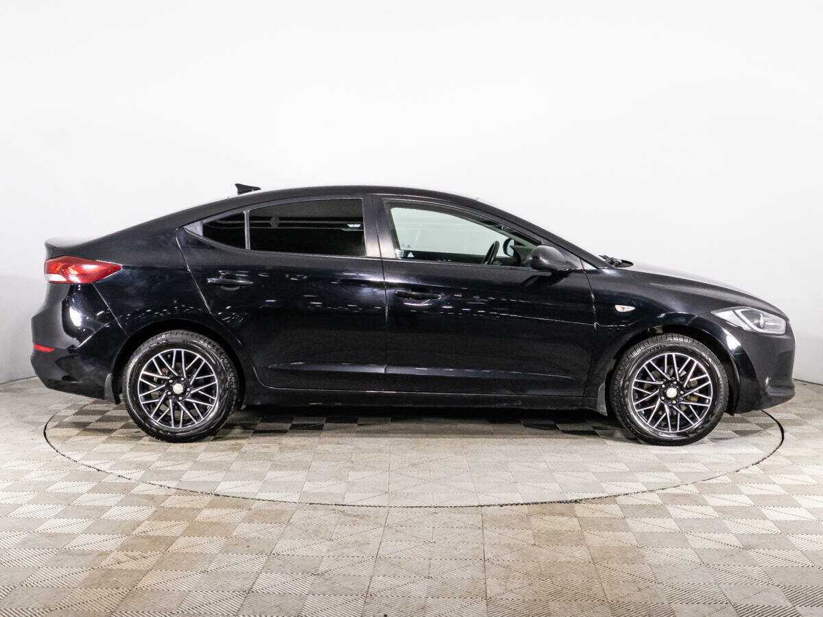 Купить Hyundai Elantra с пробегом. Фото: #3