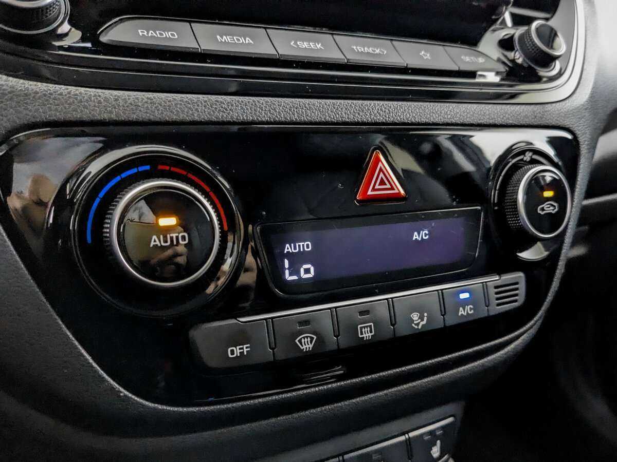 Купить Hyundai Solaris с пробегом. Фото: #20