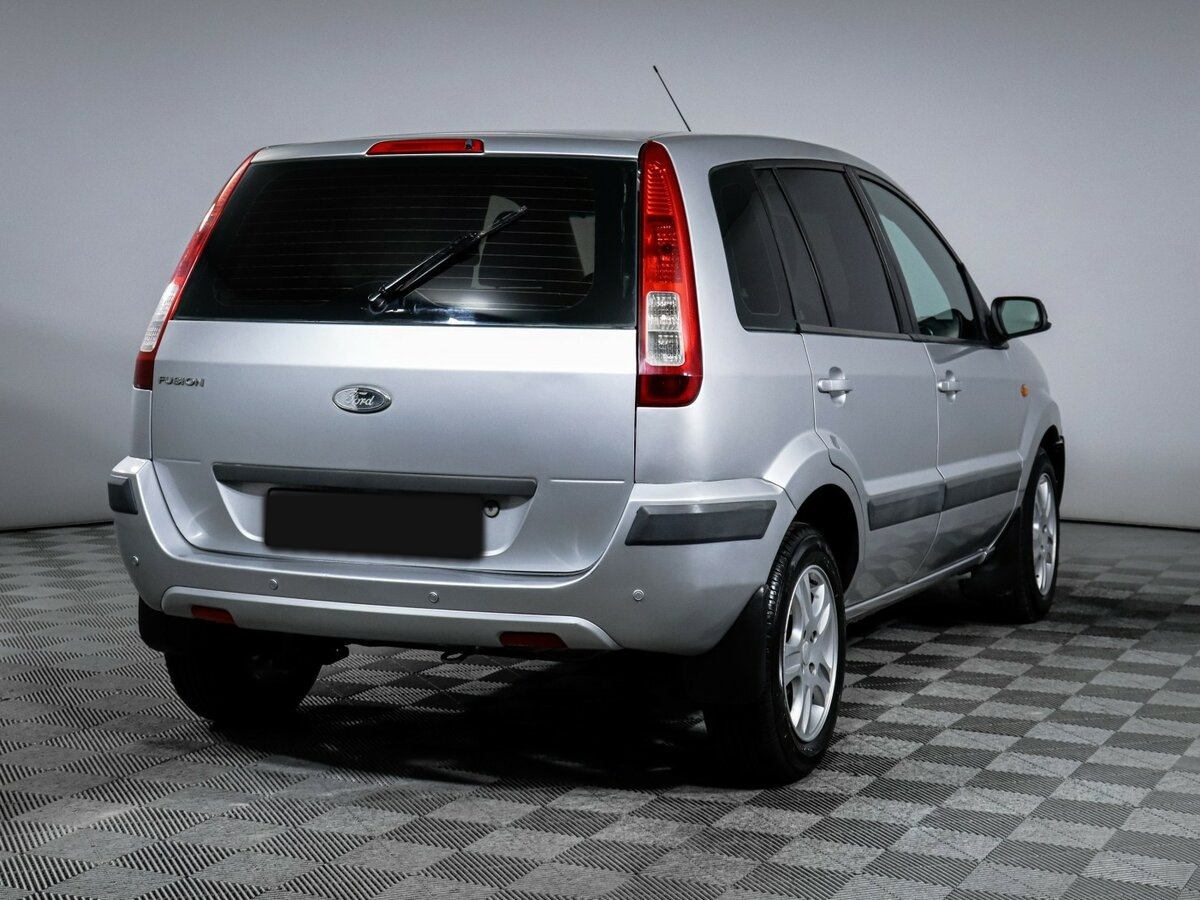 Купить Ford Fusion с пробегом. Фото: #3