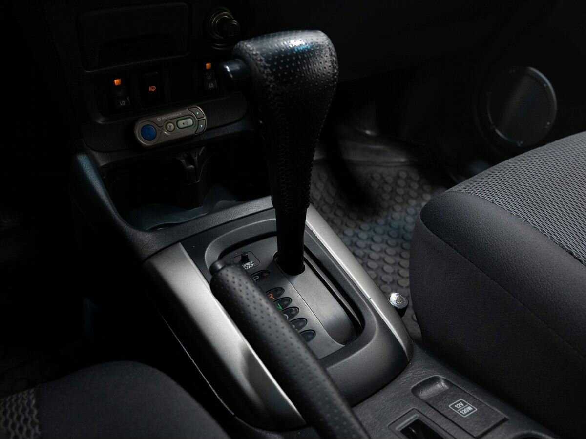 Купить Toyota RAV4 с пробегом. Фото: #15