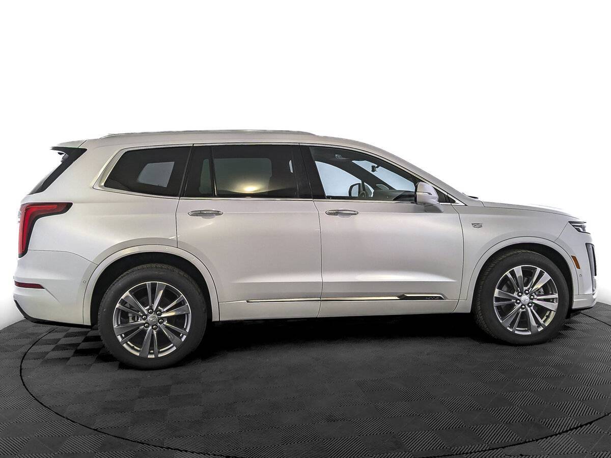 Купить Cadillac XT6 с пробегом. Фото: #3