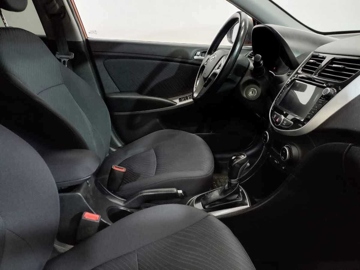 Купить Hyundai Solaris с пробегом. Фото: #9