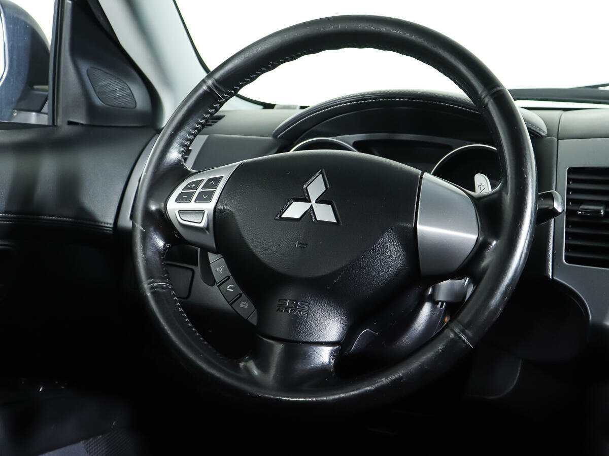 Купить Mitsubishi Outlander с пробегом. Фото: #13