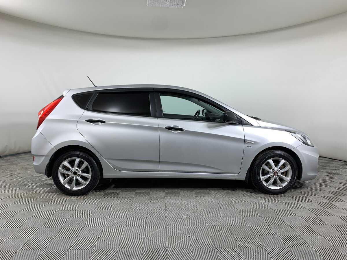 Купить Hyundai Solaris с пробегом. Фото: #3