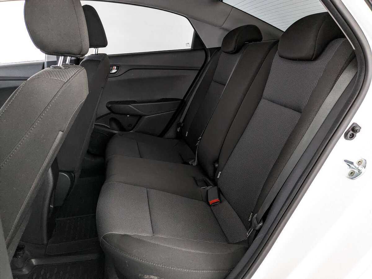 Купить Hyundai Solaris с пробегом. Фото: #17
