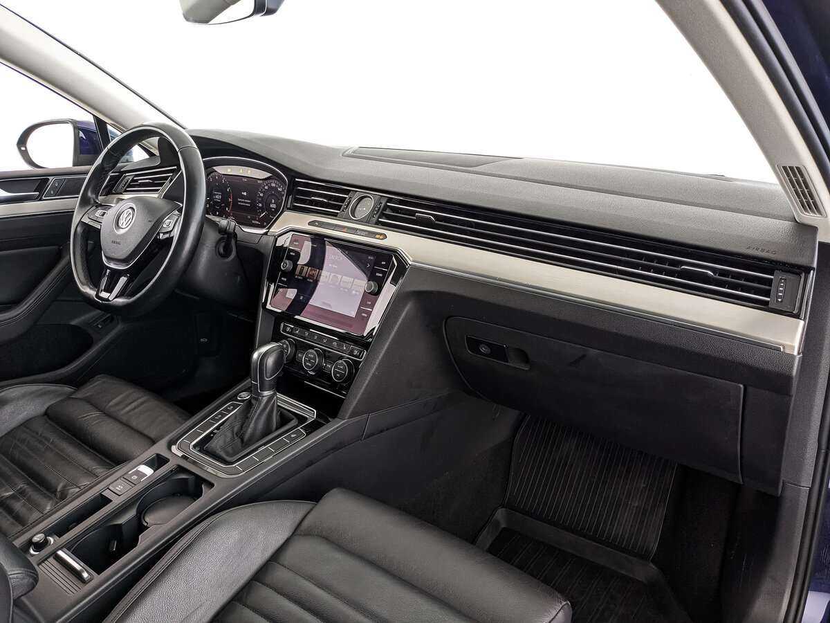 Купить Volkswagen Passat с пробегом. Фото: #8