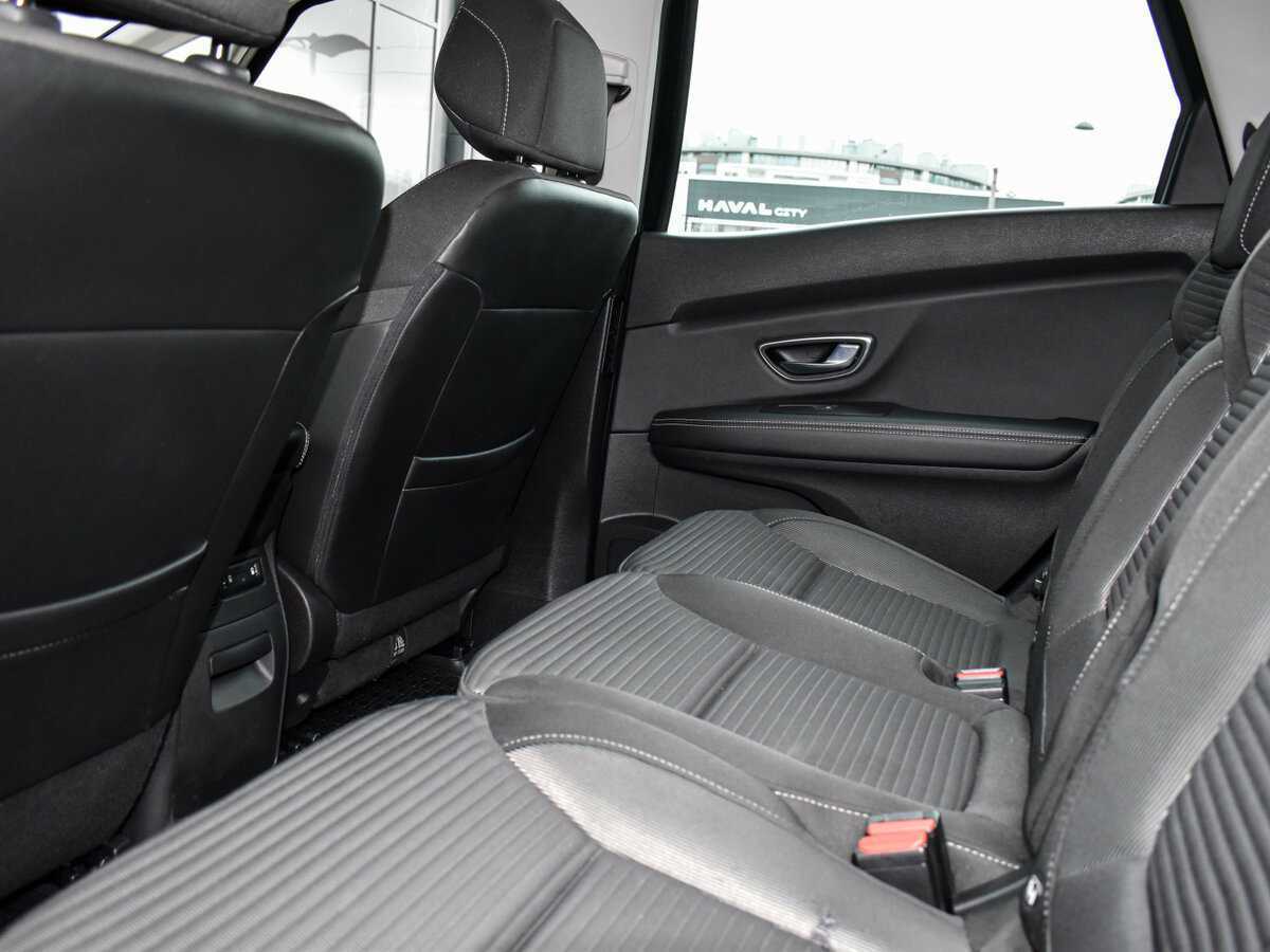 Купить Renault Scenic с пробегом. Фото: #11