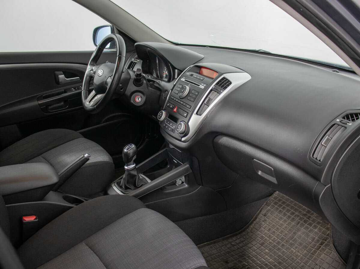 Купить Kia Ceed с пробегом. Фото: #8