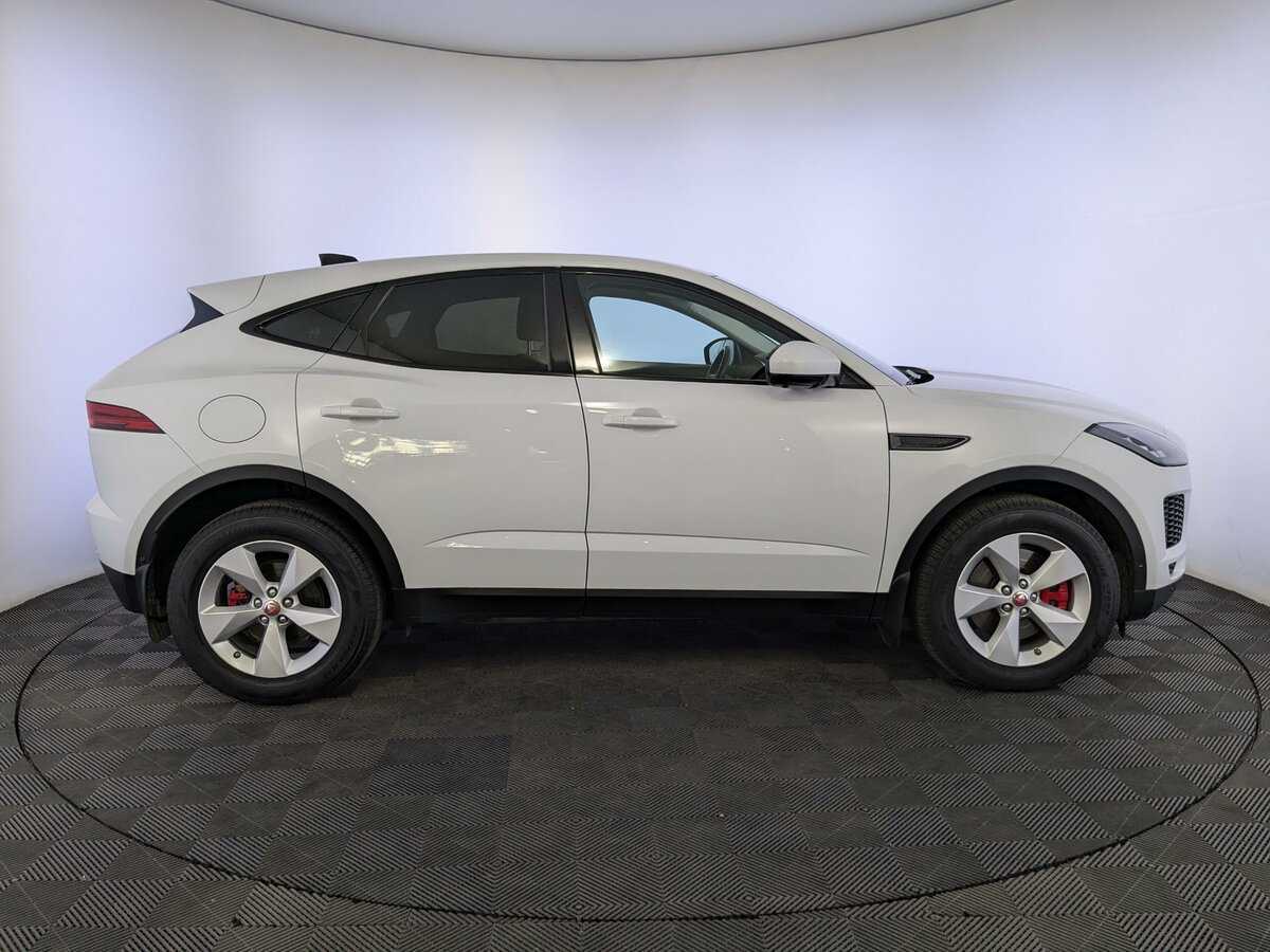 Купить Jaguar E-Pace с пробегом. Фото: #3