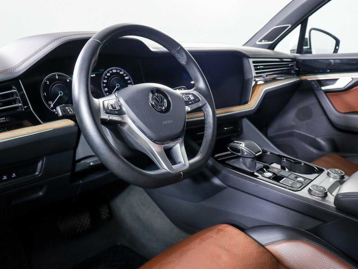 Купить Volkswagen Touareg с пробегом. Фото: #13