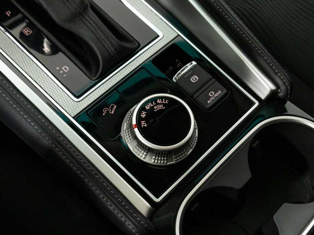 Купить Mitsubishi Montero Sport с пробегом. Фото: #14