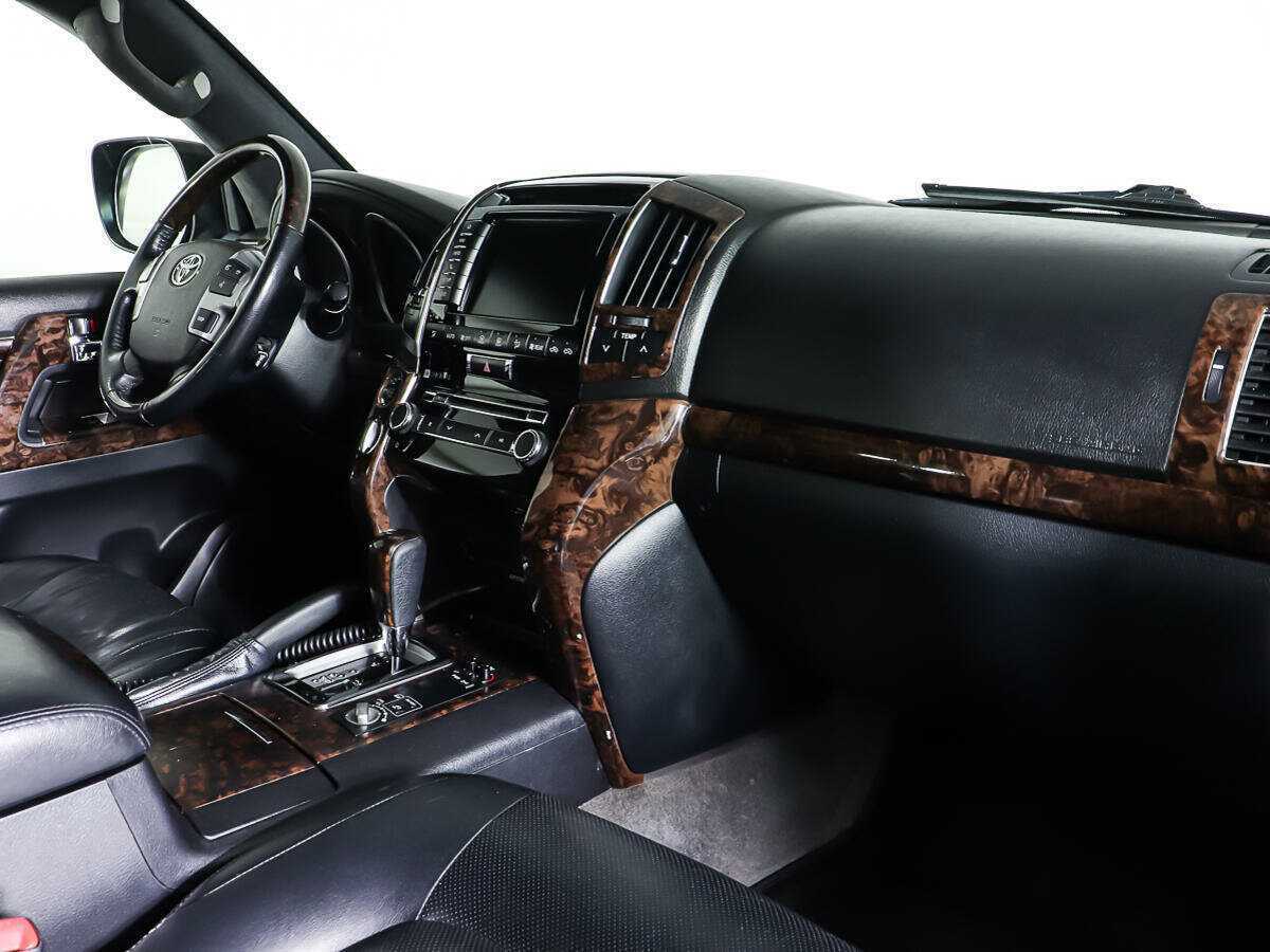 Купить Toyota Land Cruiser с пробегом. Фото: #8