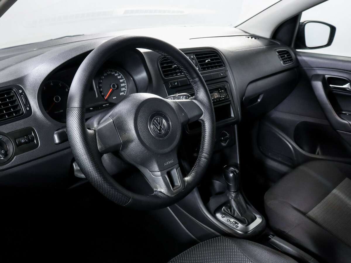 Купить Volkswagen Polo с пробегом. Фото: #8